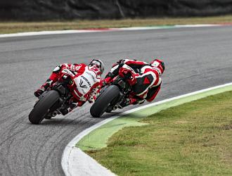 19 DUCATI PANIGALE V4 R ACTION UC69256 High